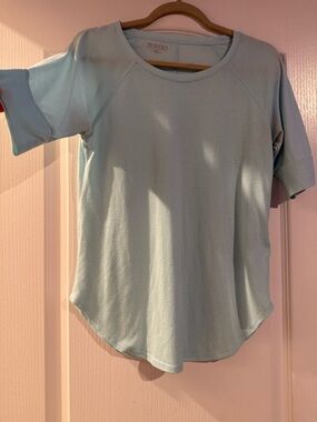 BONGO Women's Pale Blue Short Sleeve Scoop Neck Top